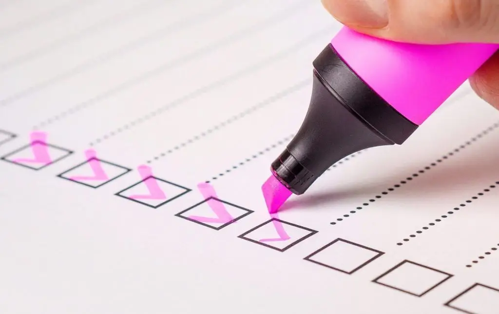 Follow This Checklist After a Trucking Accident