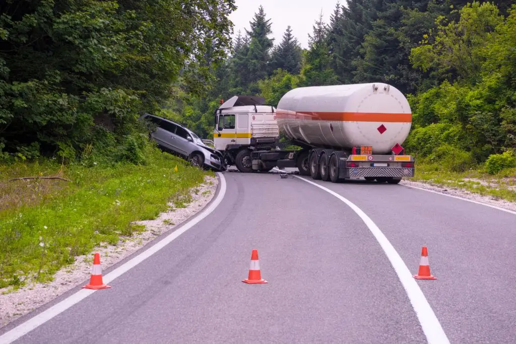 6 Hidden Injuries to Look Out for After a Semi Truck Crash
